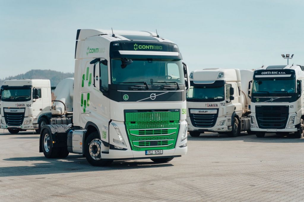 Tlak na ceny pohonných hmot potrvá měsíce