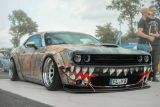 Dodge Challenger s bodykitem Liberty Walk od @camou_manou
